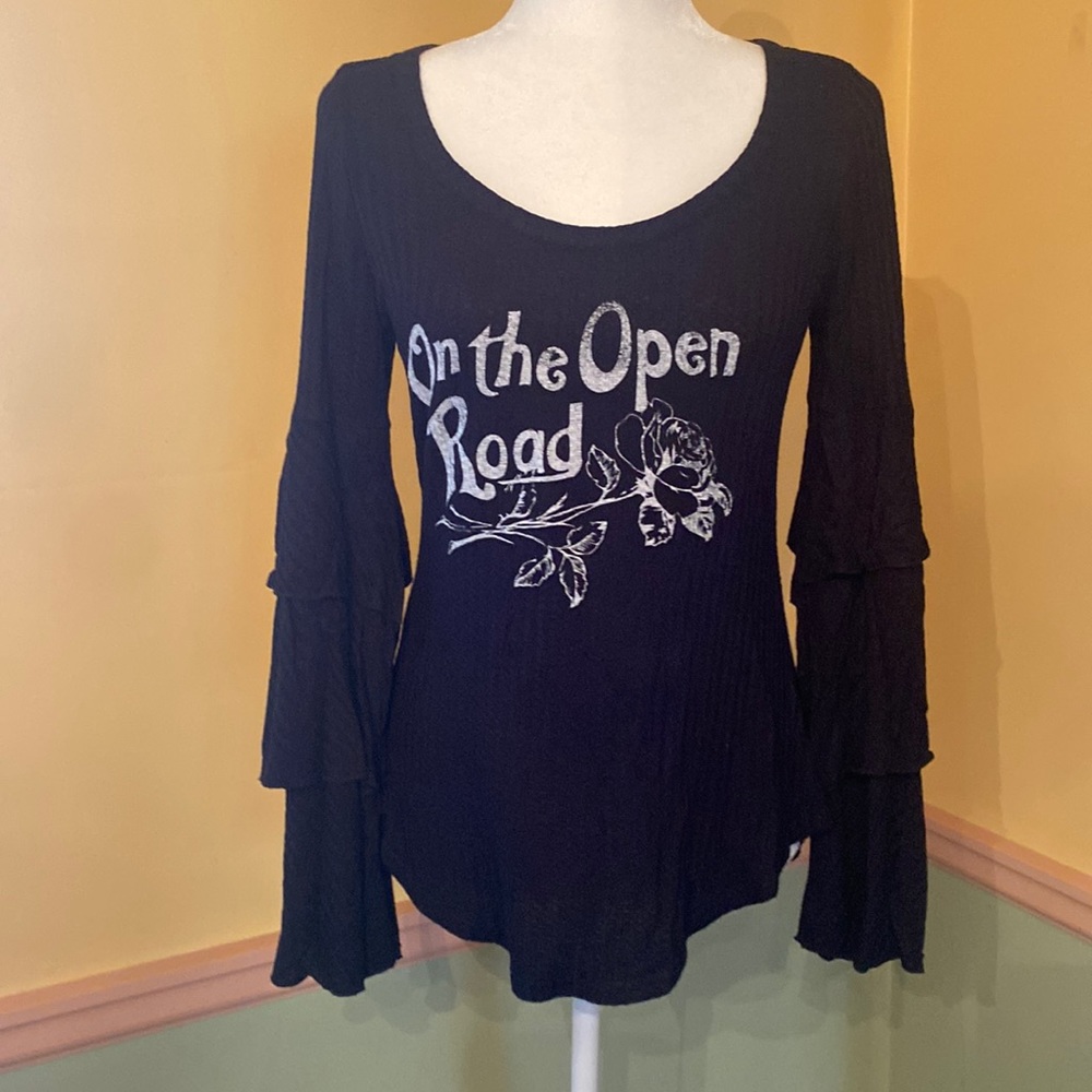 CHASER ON THE OPEN ROAD RUFFLE SLEEVE TOP NWT